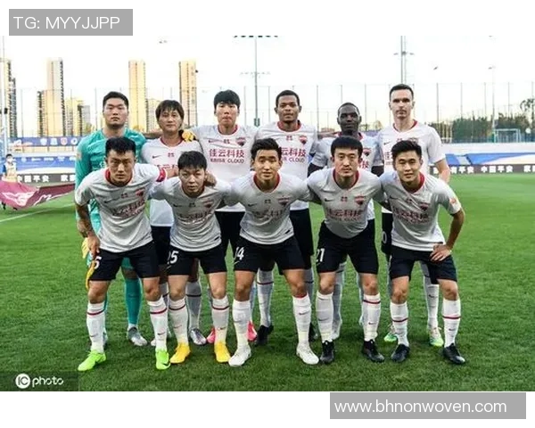 北京篮球队阵地战策略解析与战术创新探讨