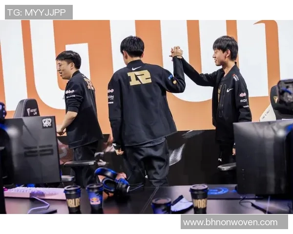 热议CSGORNG战队意识变革带来的战术创新与团队协作提升 热议CSGORNG战队意识变革带来的战术创新与团队协作提升