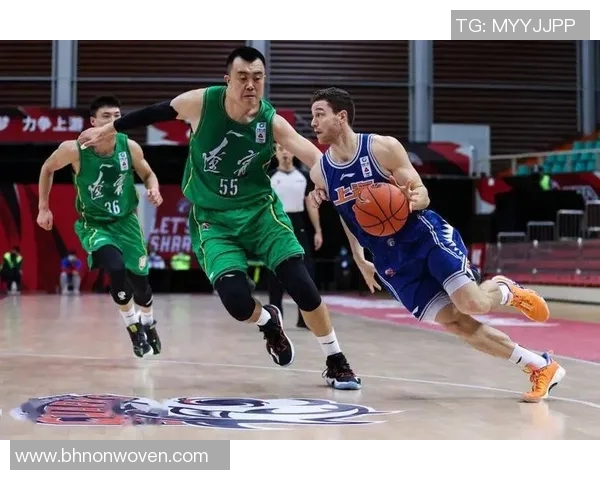 上海篮球队防守策略解析与战术创新探讨 上海篮球队防守策略解析与战术创新探讨