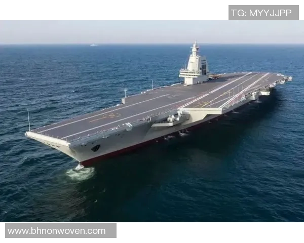 英国足球明星航母的荣耀与挑战：探寻传奇球员的成长之路与未来发展